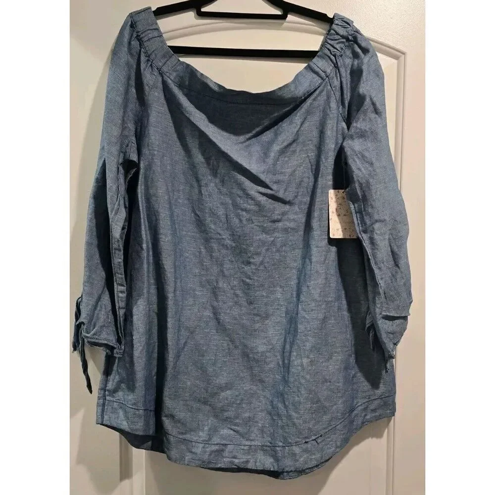Free People Show Some Shoulder Chambray Top Size Large NWT‎